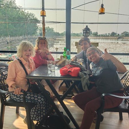 Khajuraho Glory Homestay Eksteriør billede