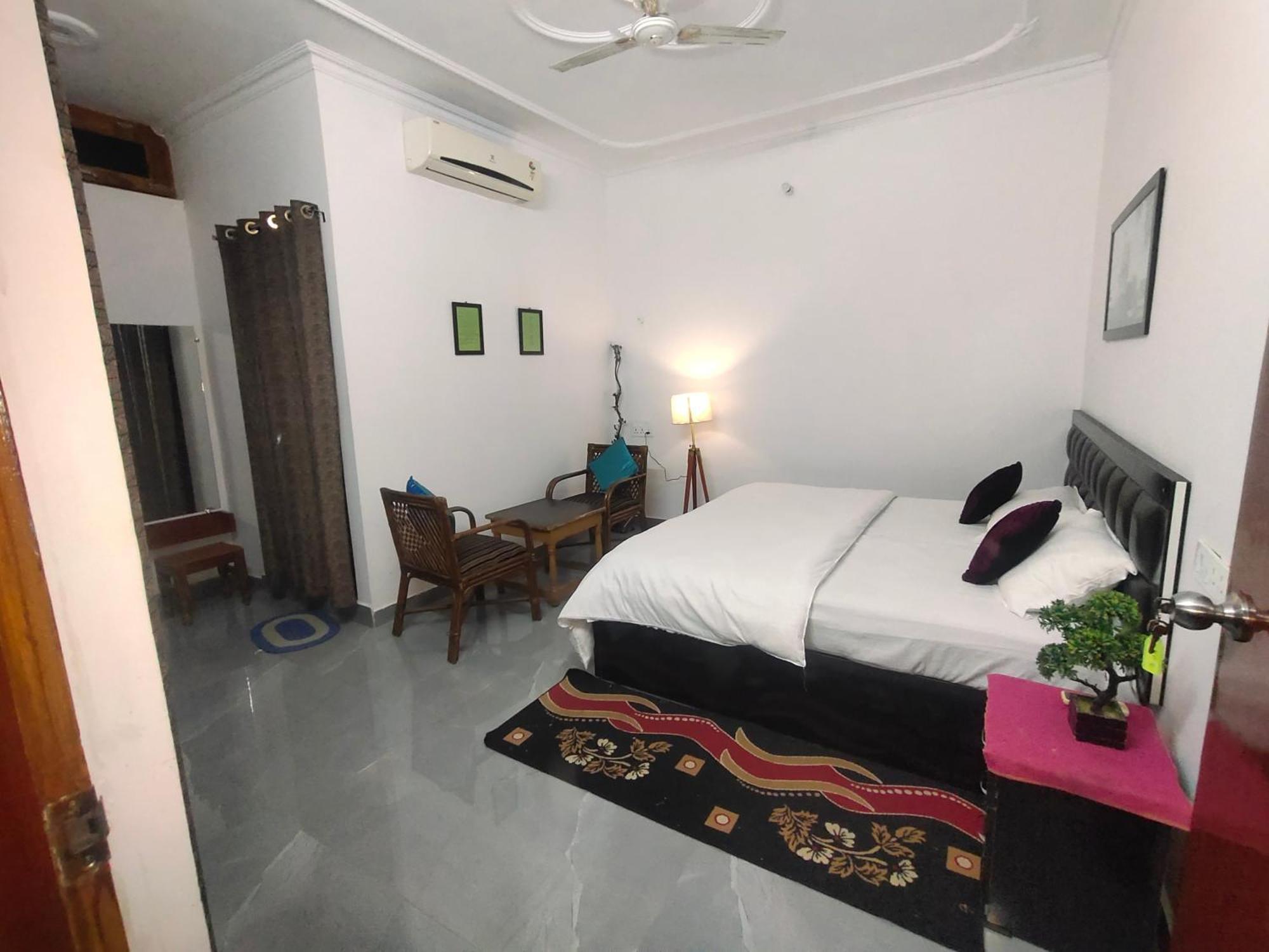 Khajuraho Glory Homestay Eksteriør billede