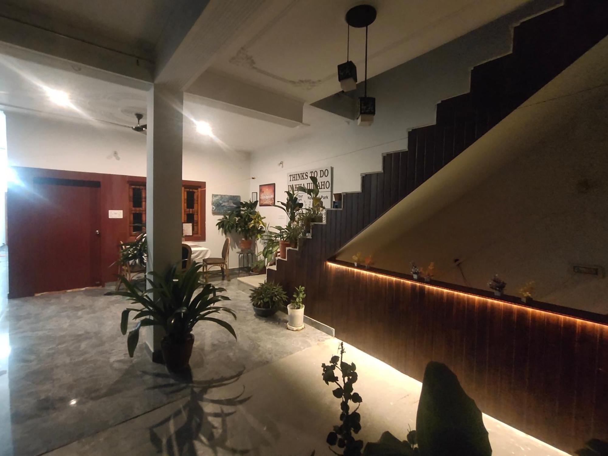 Khajuraho Glory Homestay Eksteriør billede