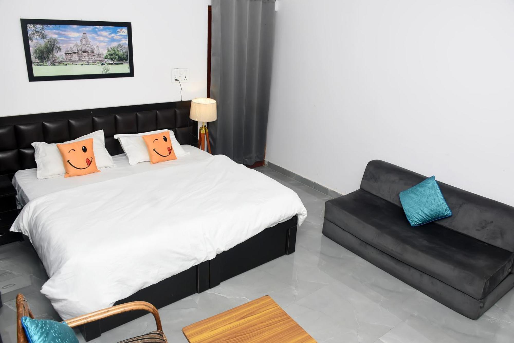 Khajuraho Glory Homestay Eksteriør billede