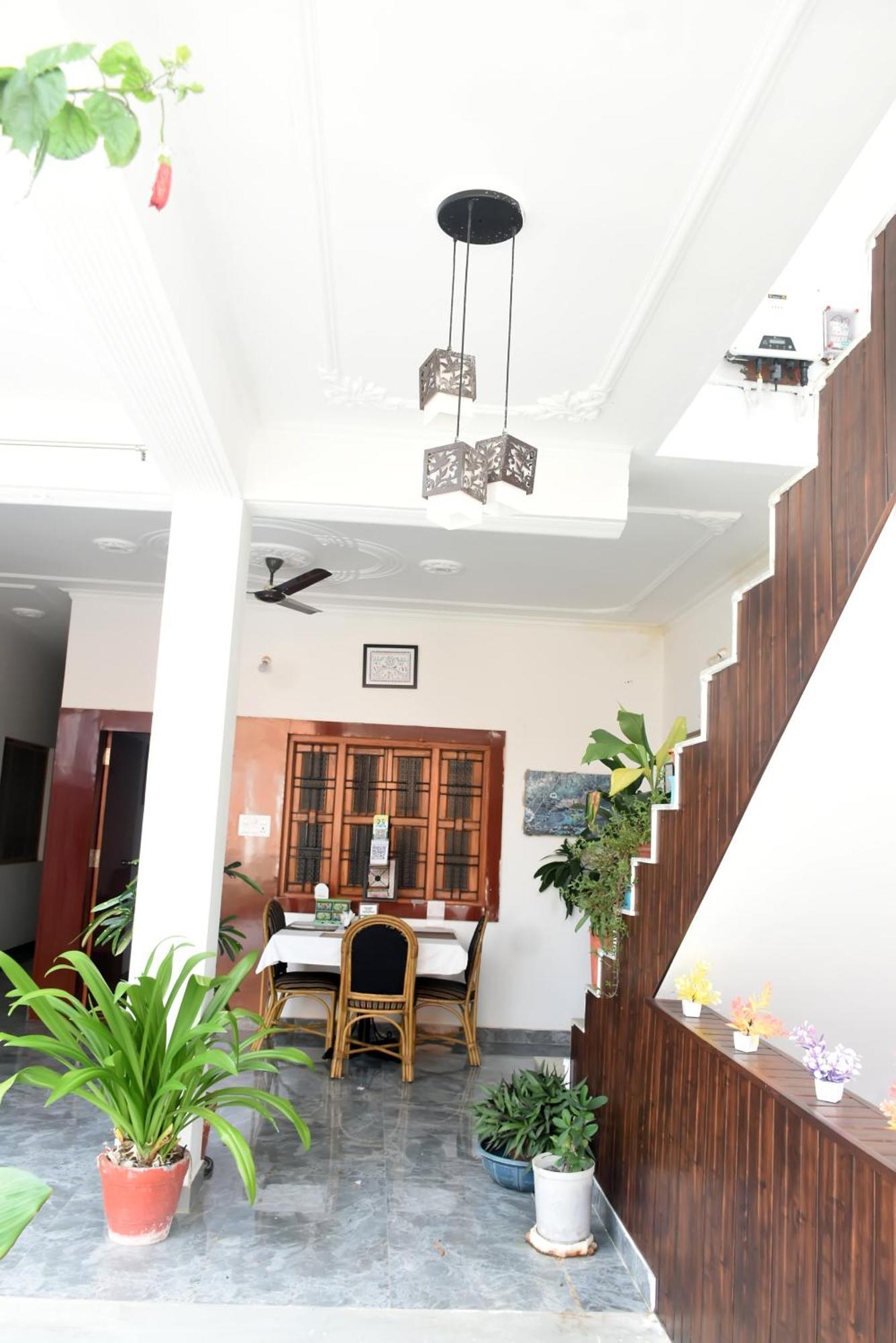 Khajuraho Glory Homestay Eksteriør billede
