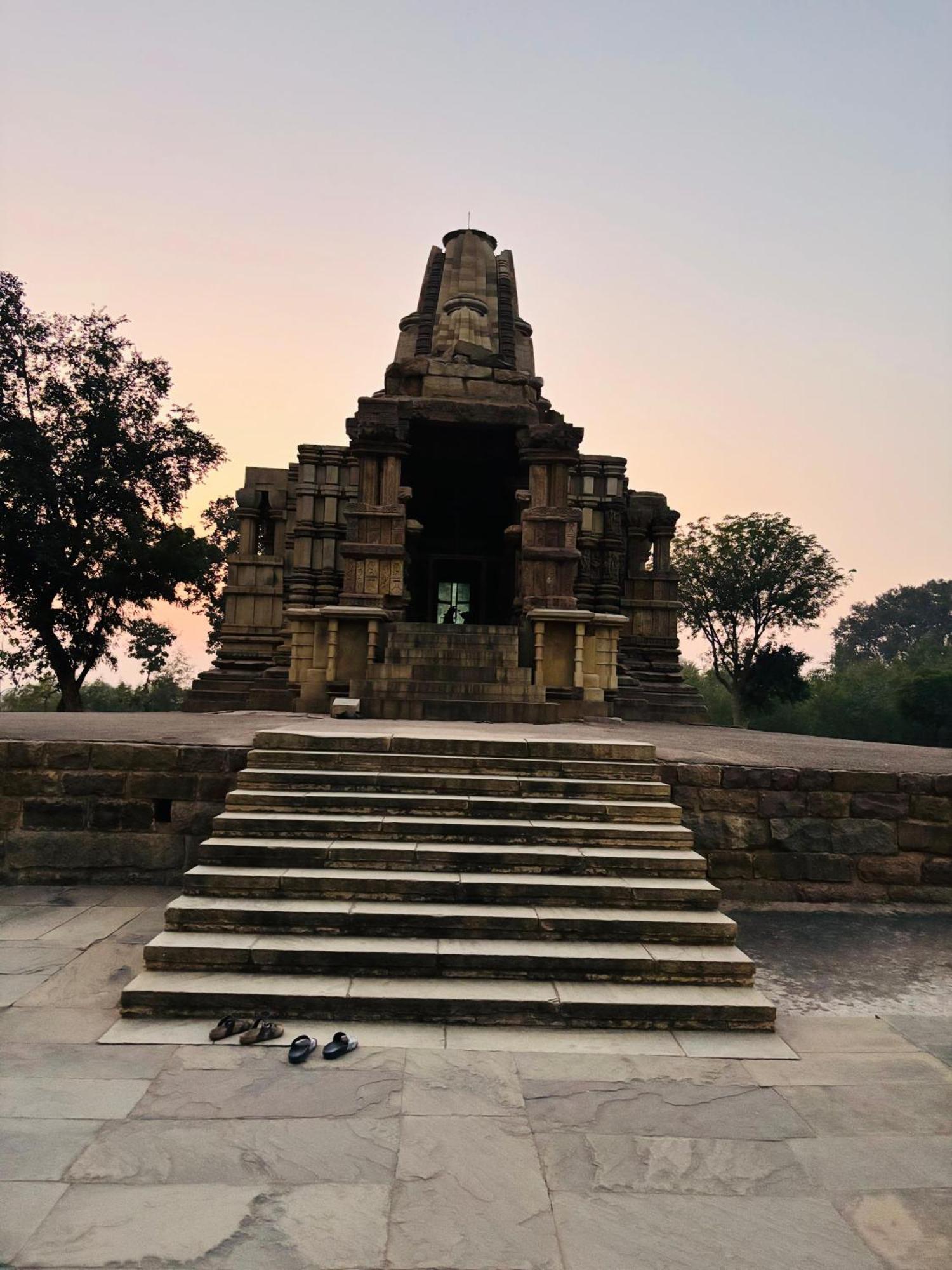 Khajuraho Glory Homestay Eksteriør billede